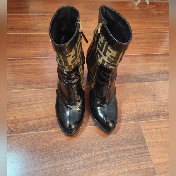 Fendi Zucca canvas and patent leather boots - Picture 5 of 6